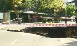 Sarıyer'de çöken yolda ekiplerin çalışması sürüyor
