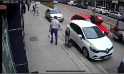 Eskişehir'de otomobilin motosiklete çarptığı kaza güvenlik kamerasında