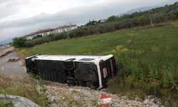 Manisa'da yolcu otobüsünün devrildiği kazada 16 kişi yaralandı