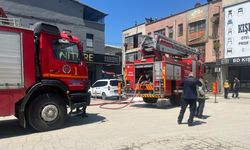 Bursa'da mobilya imalathanesinde çıkan yangın söndürüldü