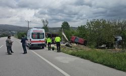 Erzincan'da bahçeye devrilen otomobilin sürücüsü ağır yaralandı