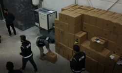 Sakarya'da kaçak makaron üretilen fabrikaya düzenlenen operasyonda yakalanan 3 zanlı tutuklandı