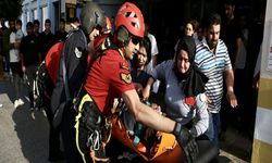 Fethiye'de kayalıklara düşen yamaç paraşütçüsü helikopterle kurtarıldı