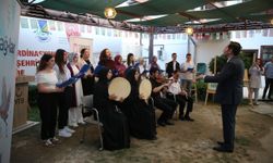 Edirne Uluslararası Öğrenciler Akademisi'ni başarıyla bitiren öğrenciler mezuniyet sevinci yaşadı