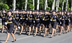 Kırgızistan'da Kızıl Ordu'nun Nazi Almanya'sını mağlup edişinin 80. yıl dönümü askeri geçit töreniyle kutlandı