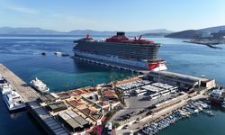 Kuşadası'na "Resilient Lady" kruvaziyeriyle 2 bin 489 turist geldi