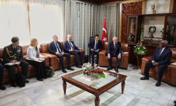 Milli Savunma Bakanı Güler, Kamerun Dışişleri Bakanı Mbella ile görüştü