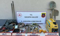 Sakarya'da kaçak kazı yapan 3 kişi suçüstü yakalandı