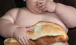 Araştırmaya göre, yiyecekleri az çiğneyen çocuklar, obeziteye daha yatkın