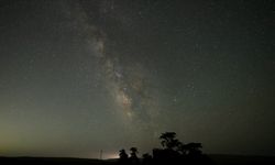 Eta Aquarid meteor yağmuru ile birlikte Samanyolu manzarası görüntülendi
