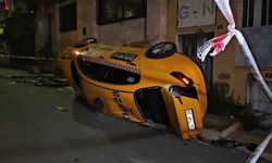 Şişli’de kontrolden çıkan taksi takla atarak alt yola uçtu: 1 yaralı