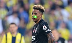 Derbide futbolcuya lazer tutan taraftara 1 yıl stadyum yasağı