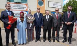 Bakanlar Tekin ve Göktaş, Kani Karaca Görme Engelliler İmam Hatip Anadolu Lisesi'ni ziyaret etti