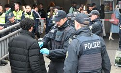 Hamburg'da tren istasyonunda "silah ve kesici alet" araması