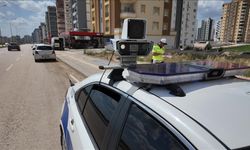 Adana'da hız ihlali, yapay zeka destekli radar cihazıyla tespit ediliyor