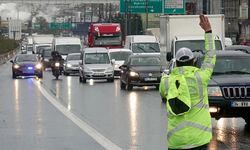 Trafik denetimlerinde, izinsiz "çakar" kullanan 39 sürücüye işlem yapıldı
