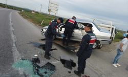 Edirne’de devrilen otomobilin sürücüsü yaralandı