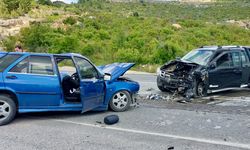 Antalya’da iki araç çarpıştı: 1 ölü, 2 yaralı