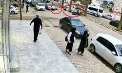 Adana'da motosikletin yayaya çarptığı kaza güvenlik kamerasında