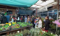 İstanbul'daki çiçekçilerde Anneler Günü hareketliliği