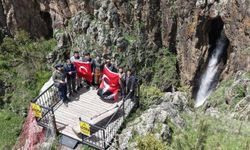 Kars'ta 19 Mayıs dolayısıyla doğa yürüyüşü ve kaya tırmanışı gerçekleştirildi