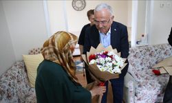 109 yaşındaki "Şemsi teyzeye" Anneler Günü ziyareti