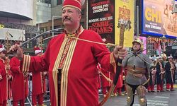 Fransa'da mehter takımı eşliğinde yapılan halk yürüyüşü büyük ilgi gördü