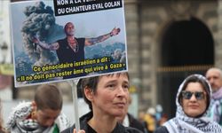 Paris'te göstericiler, İsrailli şarkıcı Golan'ın Fransa konserinin iptal edilmesini istedi