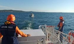 Trabzon'da denizde sürüklenen tekne kurtarıldı