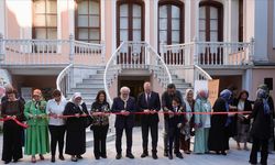 Ebru ve minyatür eserlerinden oluşan "Zuhurat" sergisi sanatseverlerle buluştu