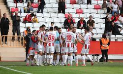 Süper Lig'de kalmayı garantileyen Antalyaspor, yeni sezon için kolları sıvadı