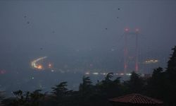 İstanbul'da yağışla birlikte yüksek kesimlerde sis görülüyor