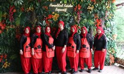 Bursa'da doğup büyüdükleri mahallede kooperatif kuran kadınlar kafe işletiyor