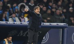İtalya'da şampiyon Napoli'nin teknik direktörü Conte takımda kalacak