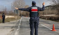 Jandarma 81 ilde "Huzurlu Okul Önleri ve Huzurlu Sokaklar" uygulaması yaptı
