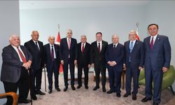TBMM Başkanı Kurtulmuş, Lefkoşa'da TDT Aksakallar Konseyi üyeleriyle görüştü