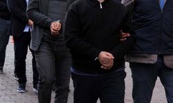 Aydın’da 12 düzensiz göçmen ve 2 insan kaçakçısı yakalandı