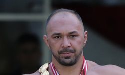 Başpehlivan Ali Gürbüz, özür diledi