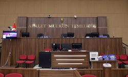 Adana’da depremde yıkılan binaya ilişkin davada yargılama sürüyor: sanıklar suçlamaları reddetti
