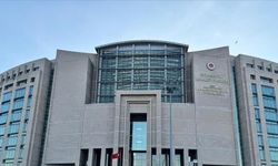 İBB'ye yönelik yolsuzluk soruşturmasında gözaltına alınan 20 şüpheli adliyede