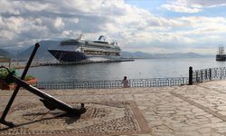 Bahama bayraklı kruvaziyer "Marella Discovery 2" Alanya Limanı'na demirledi