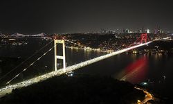 Fatih Sultan Mehmet Köprüsü "sarı-kırmızı" oldu