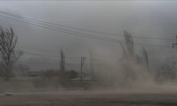 Meteoroloji'den bazı iller için kuvvetli rüzgar, fırtına ve toz taşınımı uyarısı