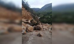 Giresun'da heyelan nedeniyle Pınarlar-Yavuzkemal kara yolu ulaşıma kapandı