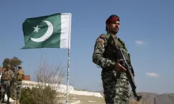 Pakistan'da güvenlik güçleri 5 militanı etkisiz hale getirdi