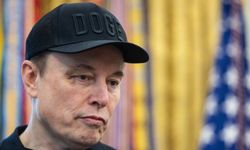 Elon Musk, Oval Ofis’te Gözündeki Morluk Hakkında Konuştu: “Oğlum X Yüzüme Vurdu”