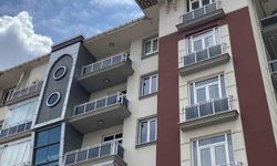 Apartmanın 5’inci katından düşen 2 yaşındaki çocuk hayatını kaybetti
