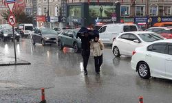 Erzurum’da sağanak hayatı felç etti