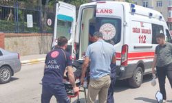 Sinop’ta otomobille çarpışan motosikletteki 2 kişi yaralandı