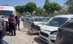 Besni’de iki otomobil çarpıştı: 3 yaralı